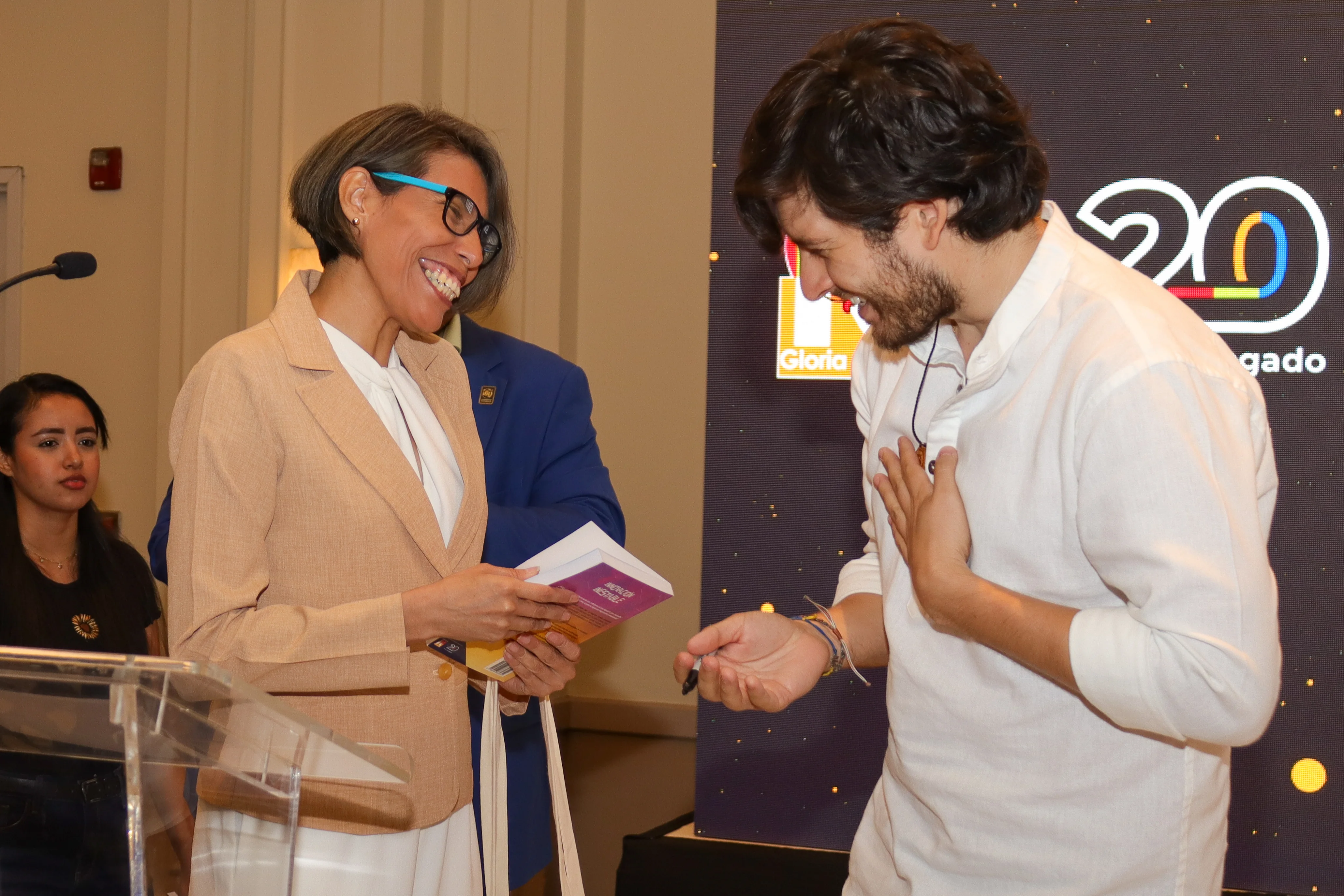 Unstable Innovation fans and readers celebrating the book by Nelson Inno
